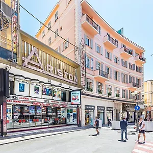 Gaudio Flat Near Ariston Theater By Wonderful Italy , Sanremo Italia